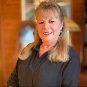 Meet your Posher, Sandy